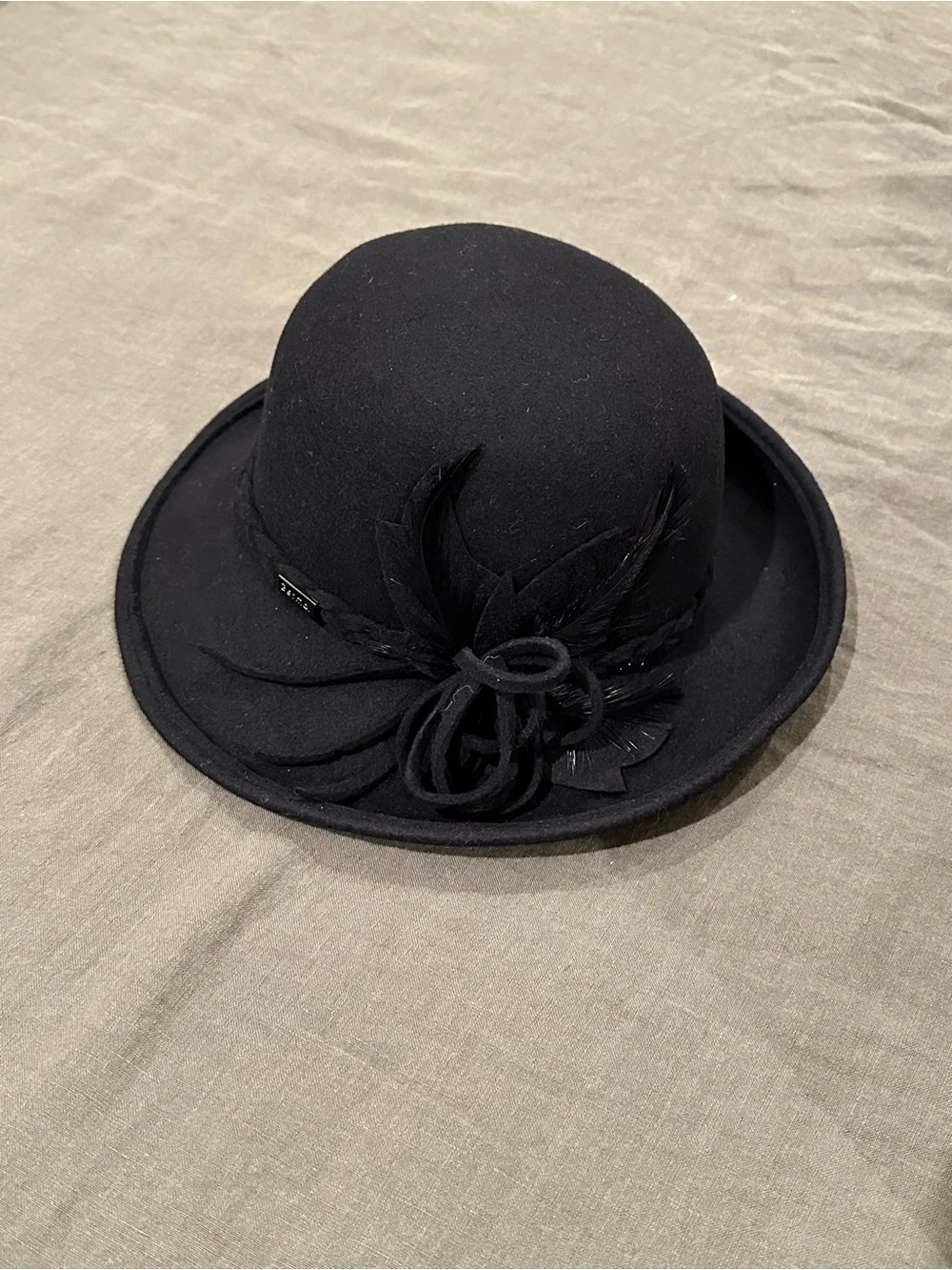 Women's Betmar New York Feather Black Hat